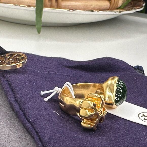Tory Burch NWT Sculptural Bypass Statement Ring | Leaf & Logo Flower | Size 7.25 - Picture 3 of 11